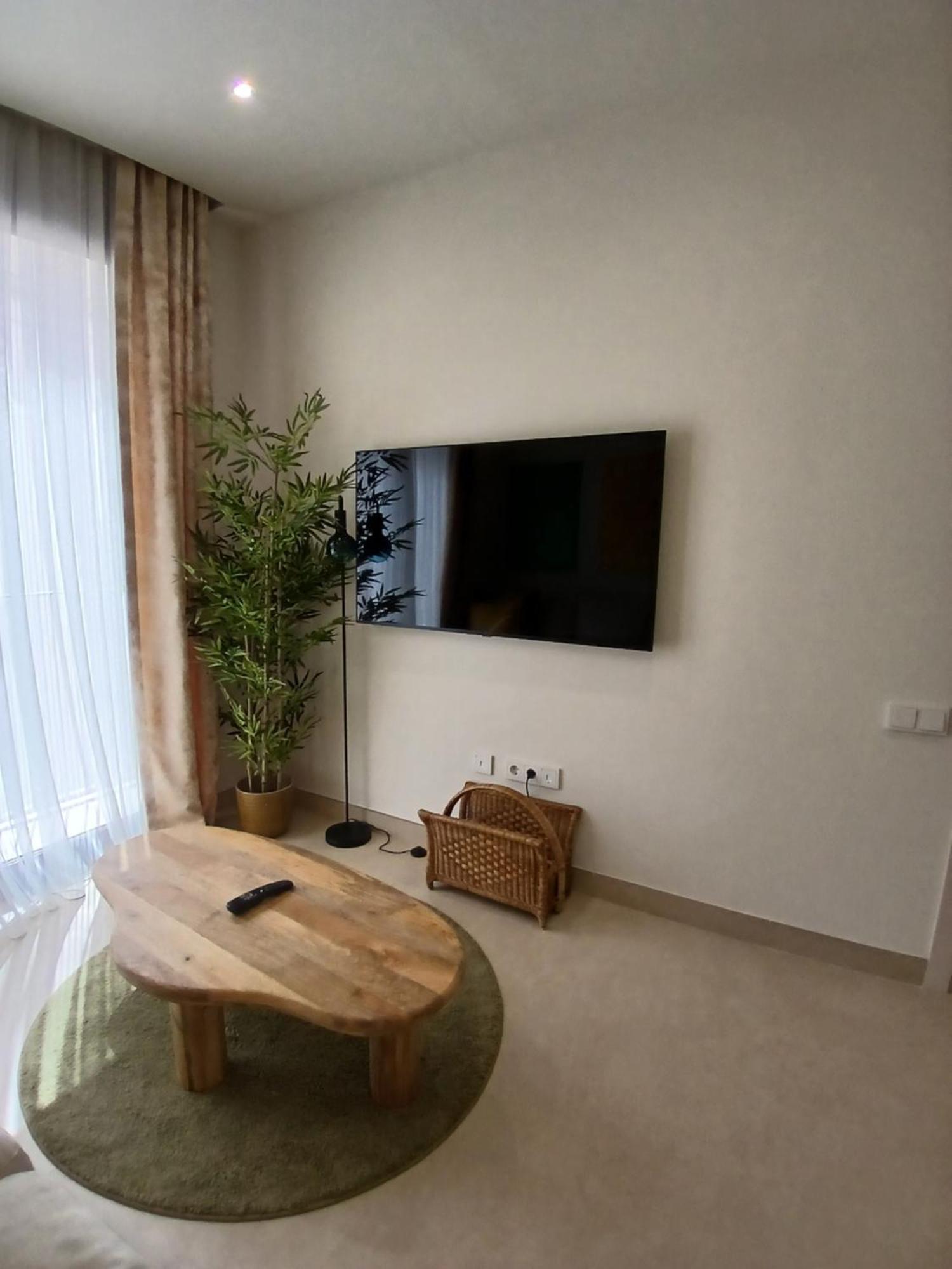 Appartement Antika 2a *
